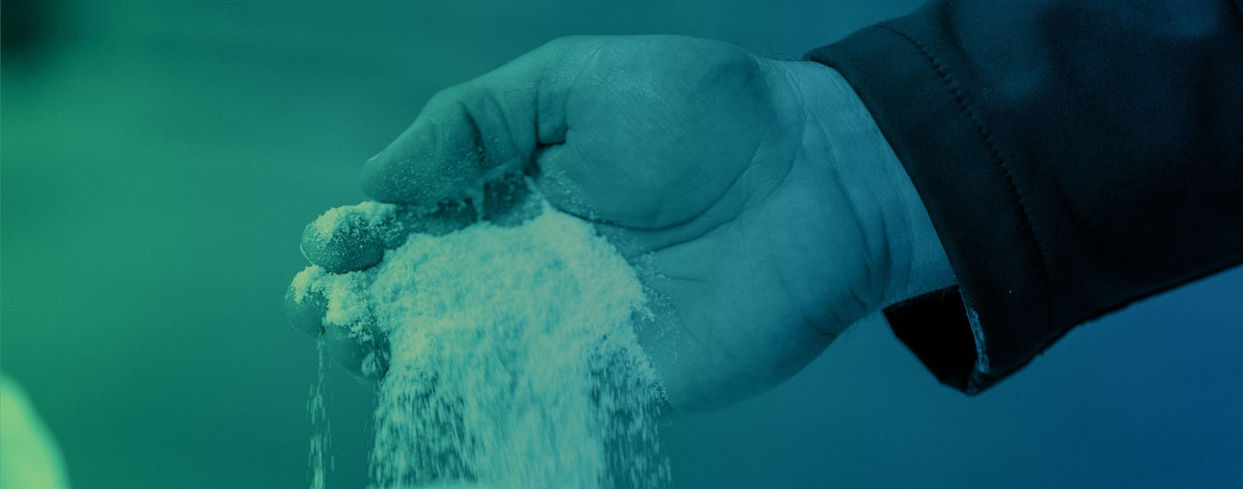 hand with maize meal