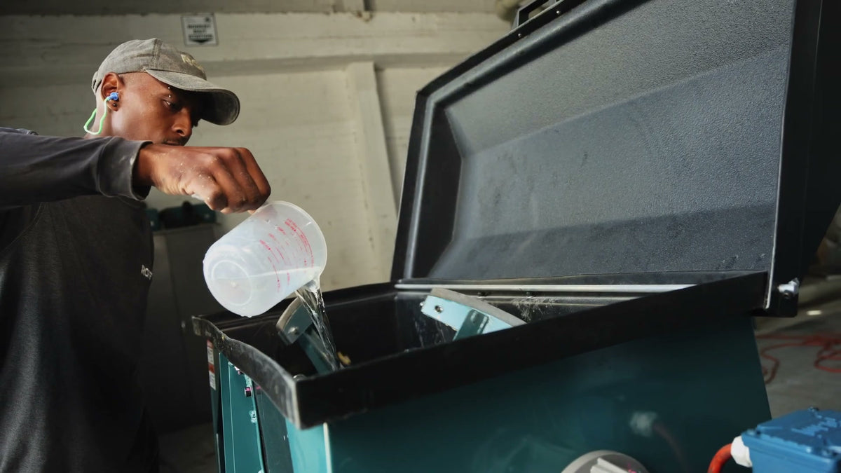 Measured water added to maize in the Roff 70-litre horizontal batch mixer