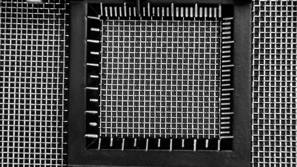 #22 Mesh | 304 Stainless Steel | 935 Micron / 0.935mm Aperture (Hole Size) | 22 Mesh Wires per Inch | 0.22mm Wire Diameter | 1m x 1.32m